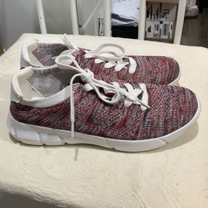 Women’s 7 Tennis Shoes Maroon and White Geers by Dream Seek Sneakers